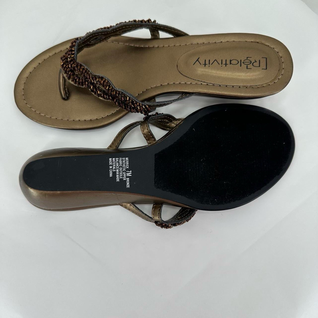 GOLD W Shoe Size 7 RELATIVITY Sandals