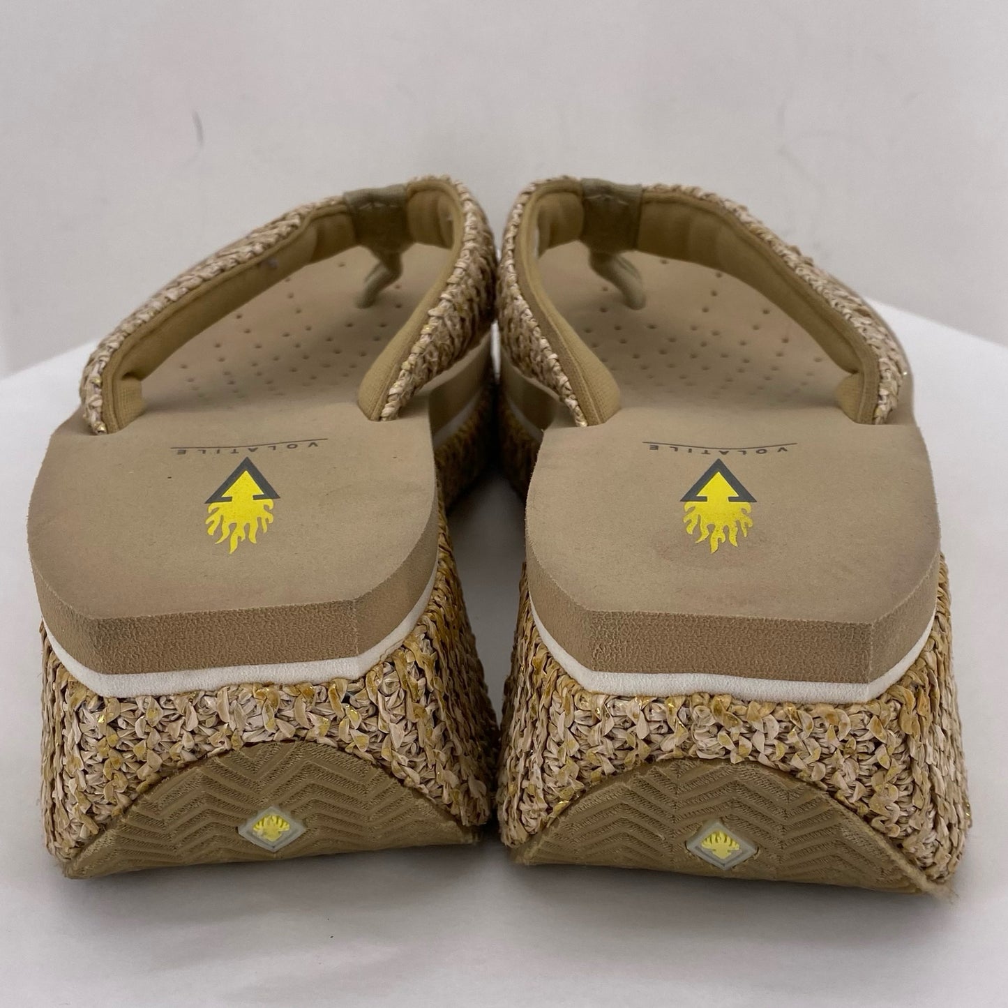 Tan W Shoe Size 9 VOLATILE Sandals