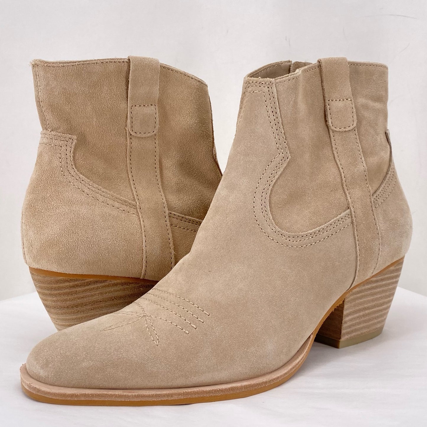 LT TAN W Shoe Size 9.5 DOLCE VITA Boots