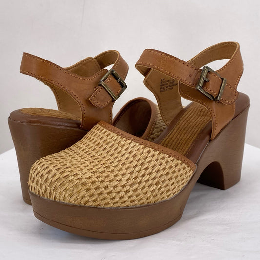 BROWN/TAN W Shoe Size 6 BOC Sandals