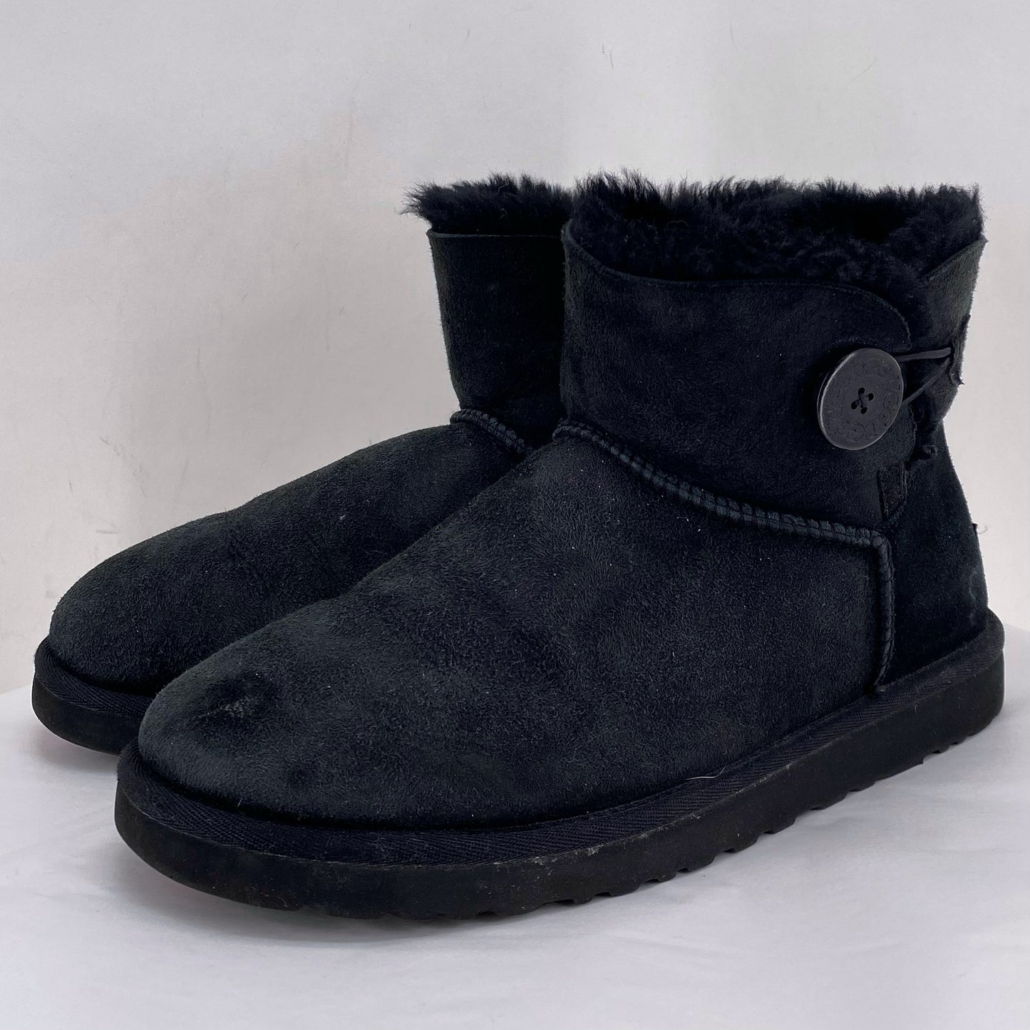Black W Shoe Size 9 UGG Boots