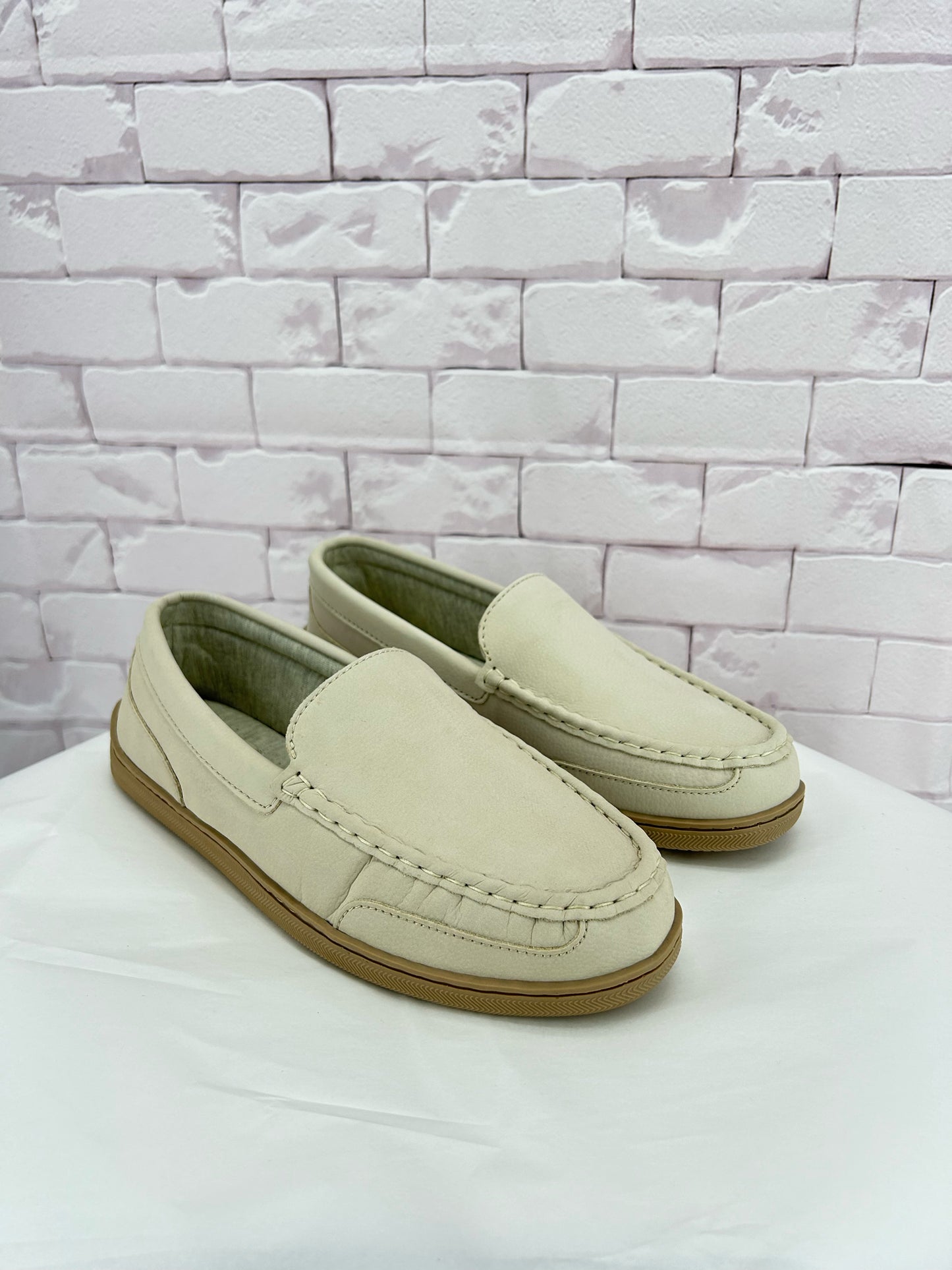 Beige W Shoe Size 11 Flats