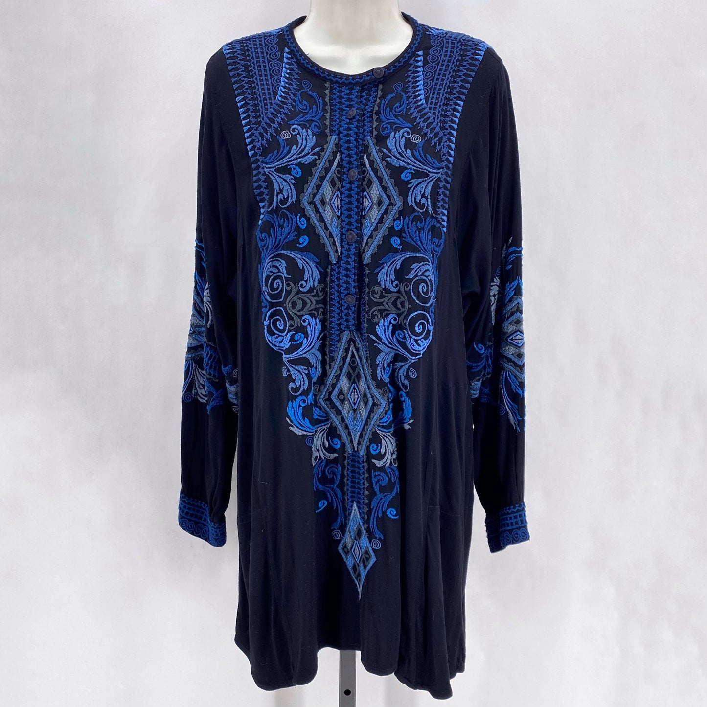 Size M JOHNNY WAS Dress