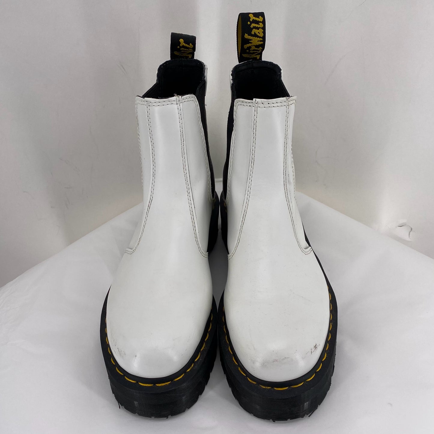 White W Shoe Size 8 DR. MARTENS Boots