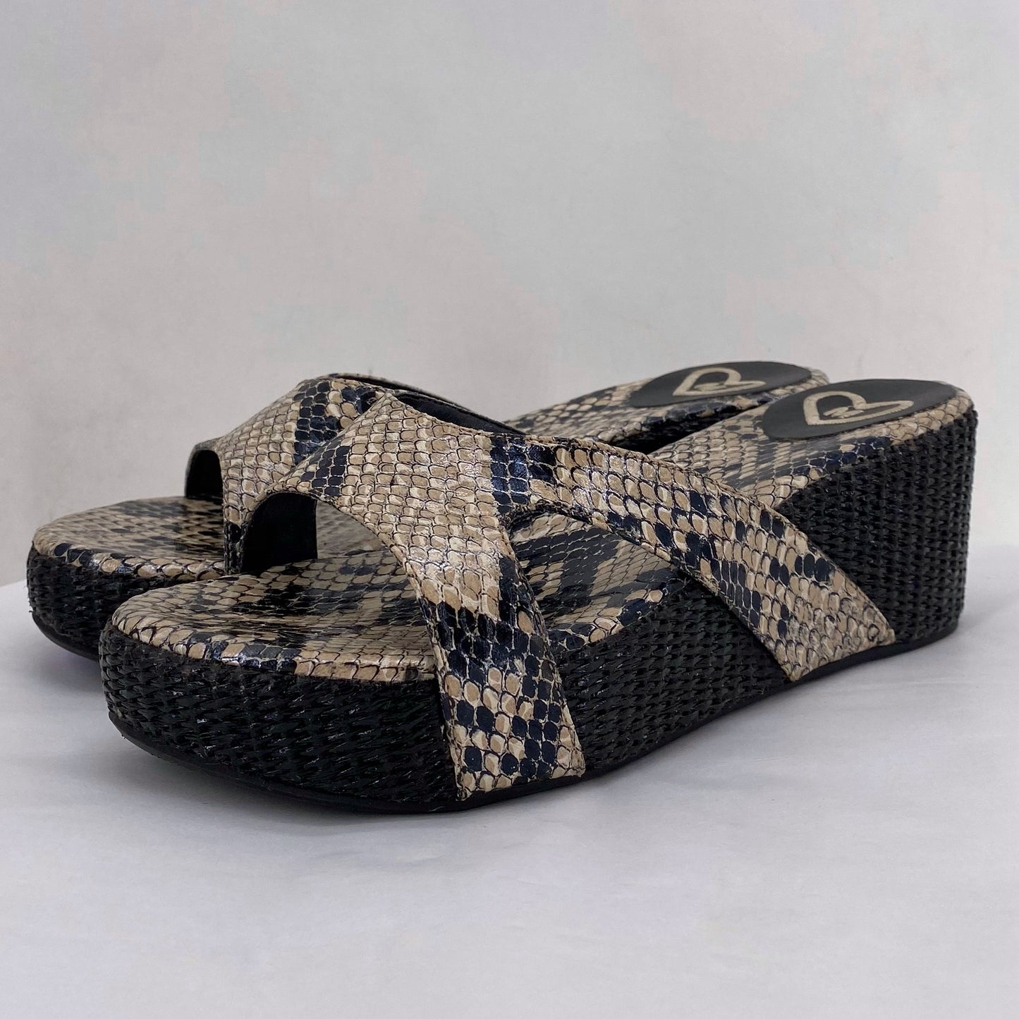 BLACK/TAN W Shoe Size 8 MADELINE Sandals