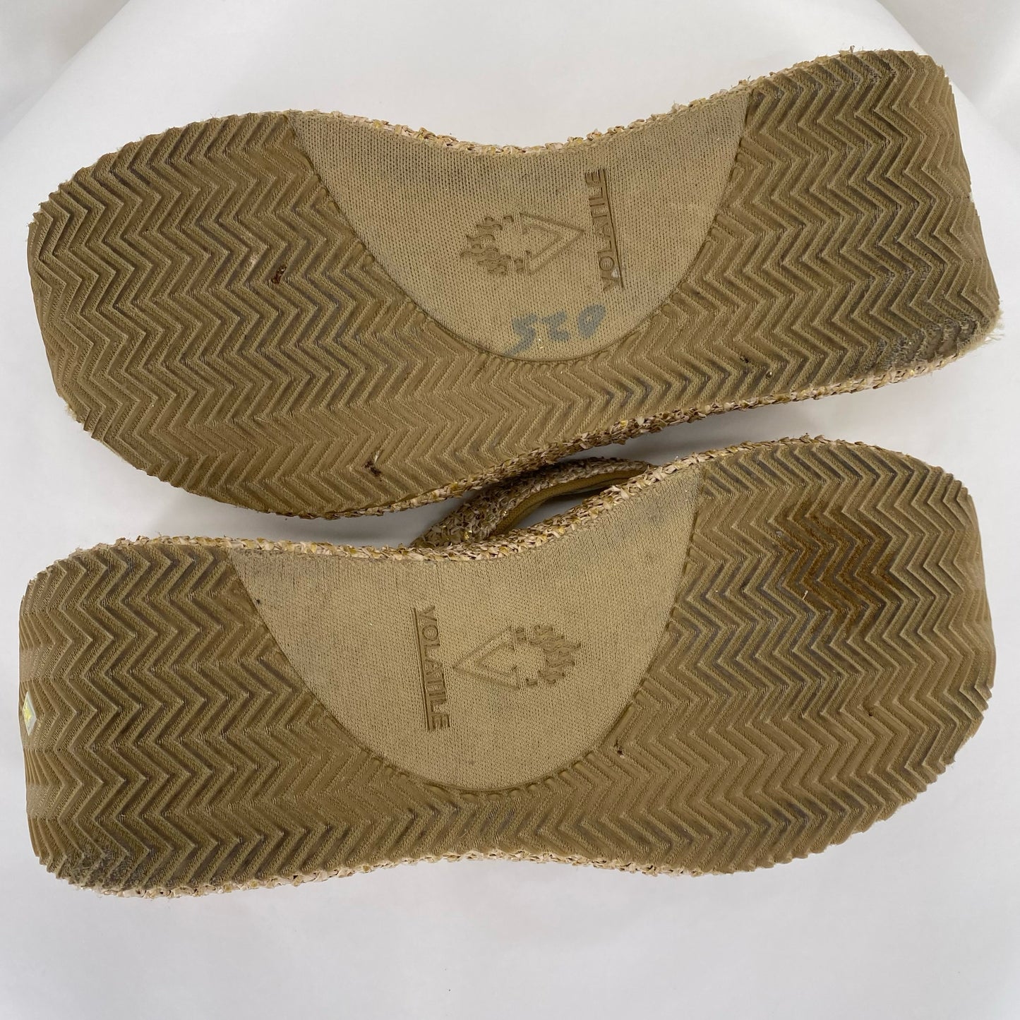 Tan W Shoe Size 9 VOLATILE Sandals