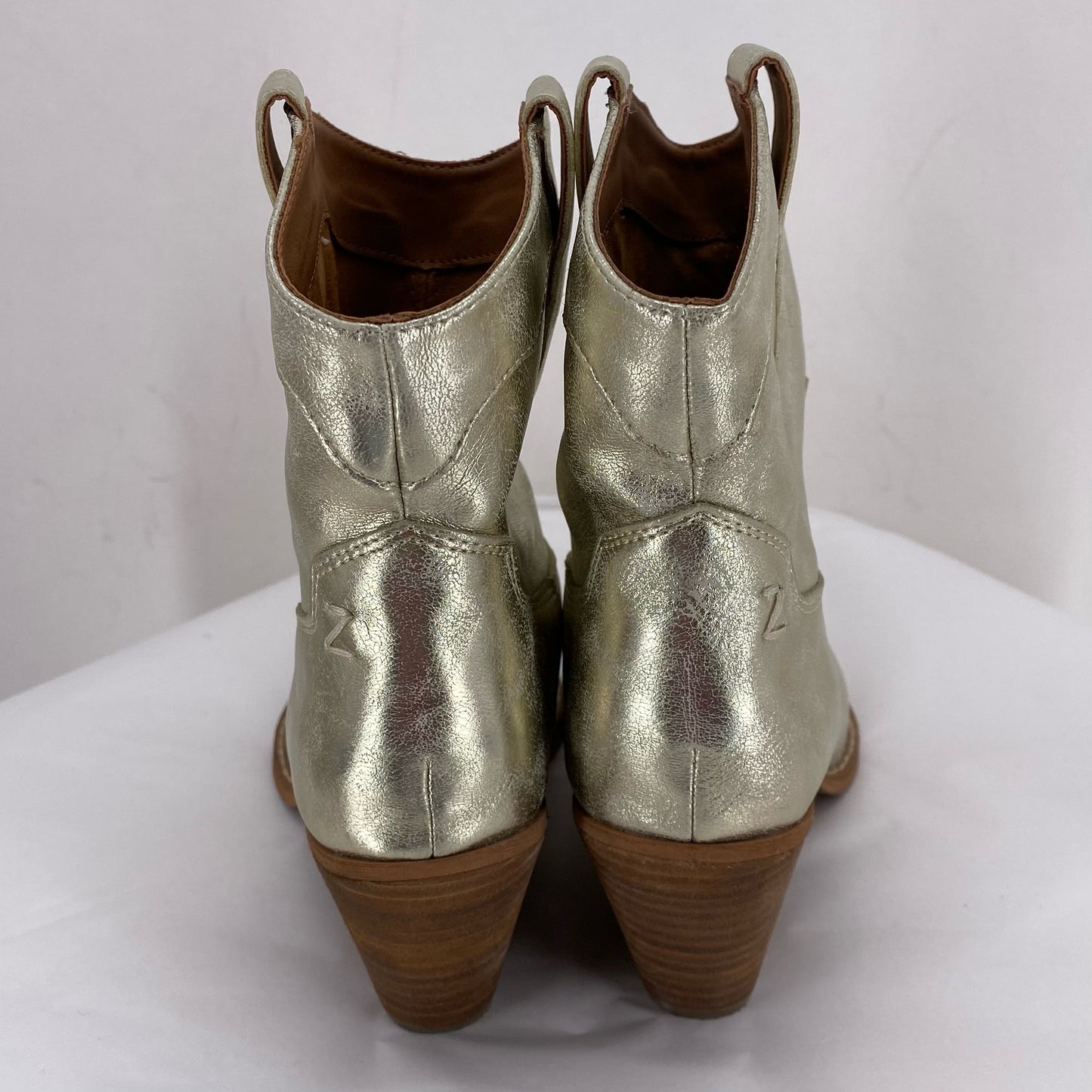 GOLD W Shoe Size 8 ZODIAC Boots