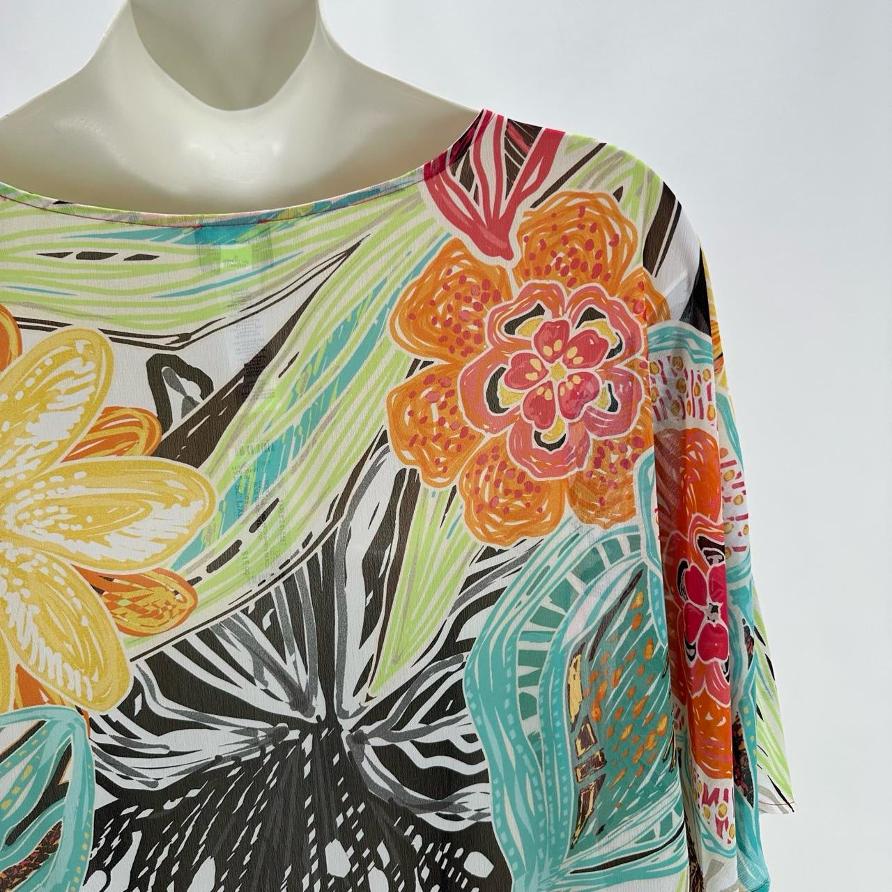 Size L/XL CHICO'S FLOWERS PONCHO