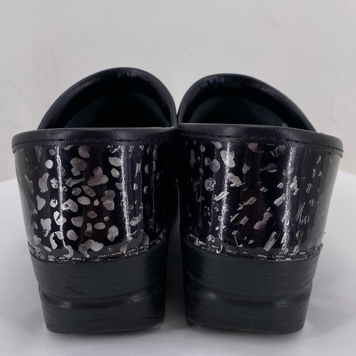 BLACK/SILVER W Shoe Size 36 DANSKO Clog