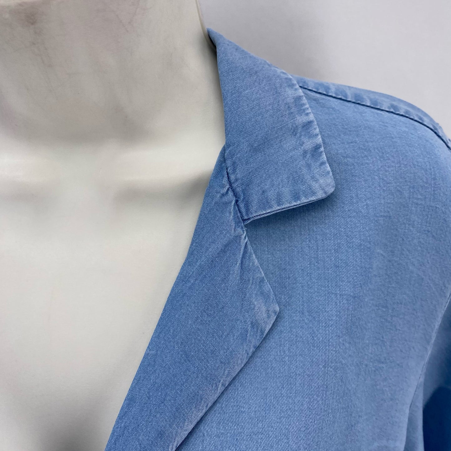 Size M J JILL Chambray Shirt