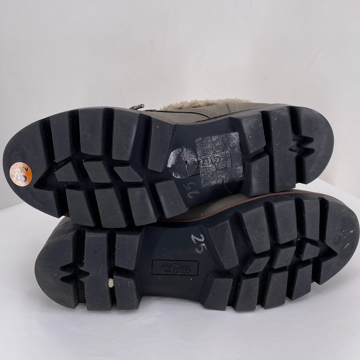 Gray W Shoe Size 8.5 Cliffs Boots