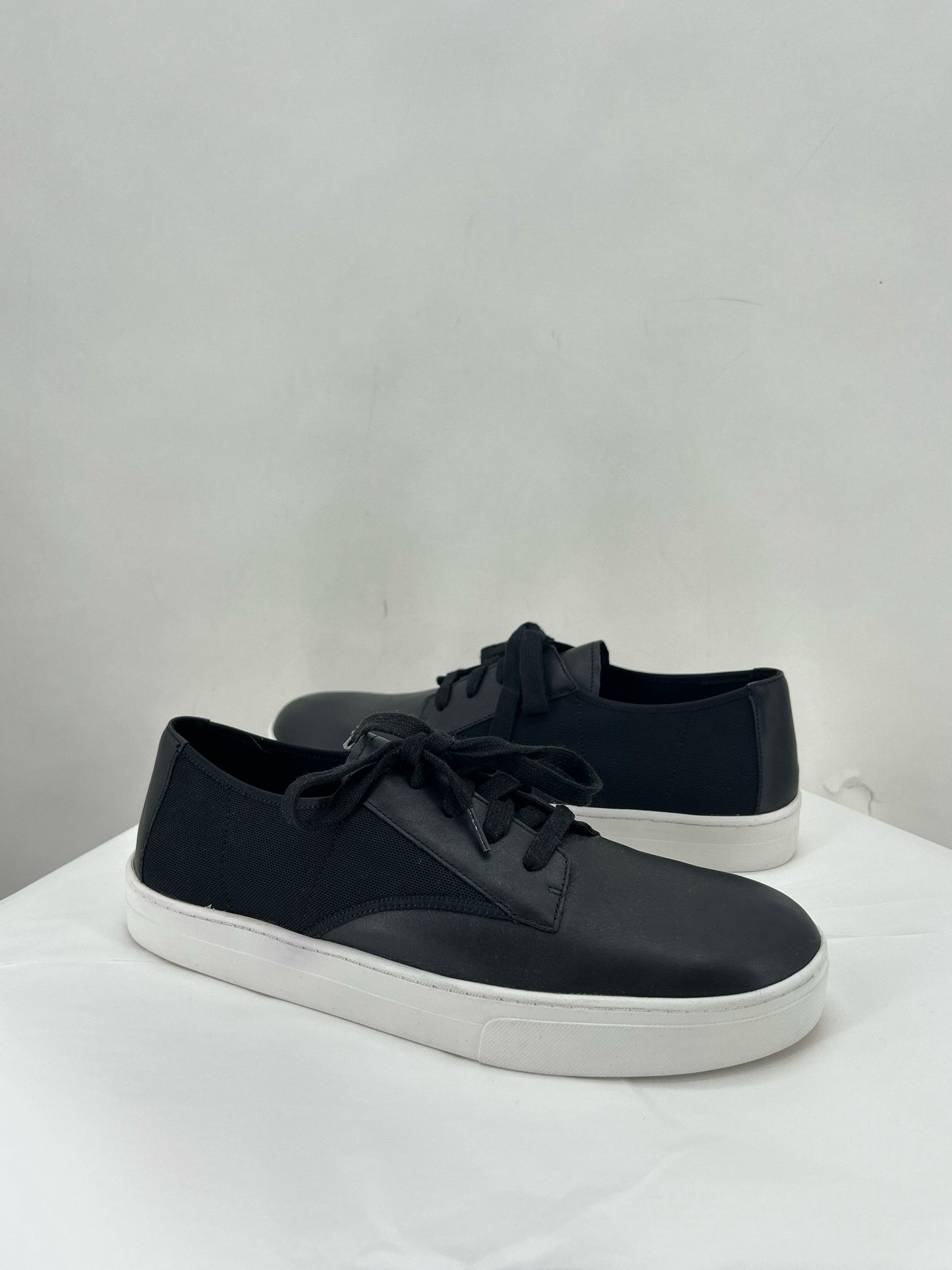 Black W Shoe Size 8.5 EILEEN FISHER Sneakers