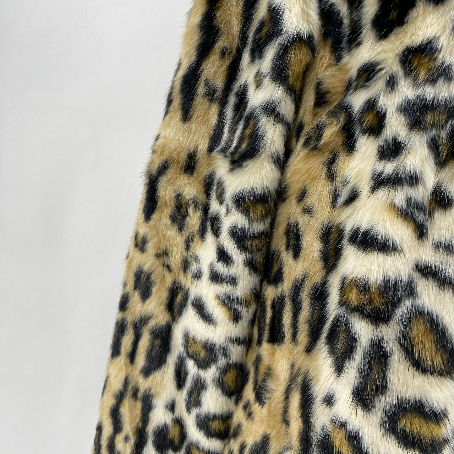 Size XS WHITE HOUSE BLACK FAUX FUR LEOPARD Coat