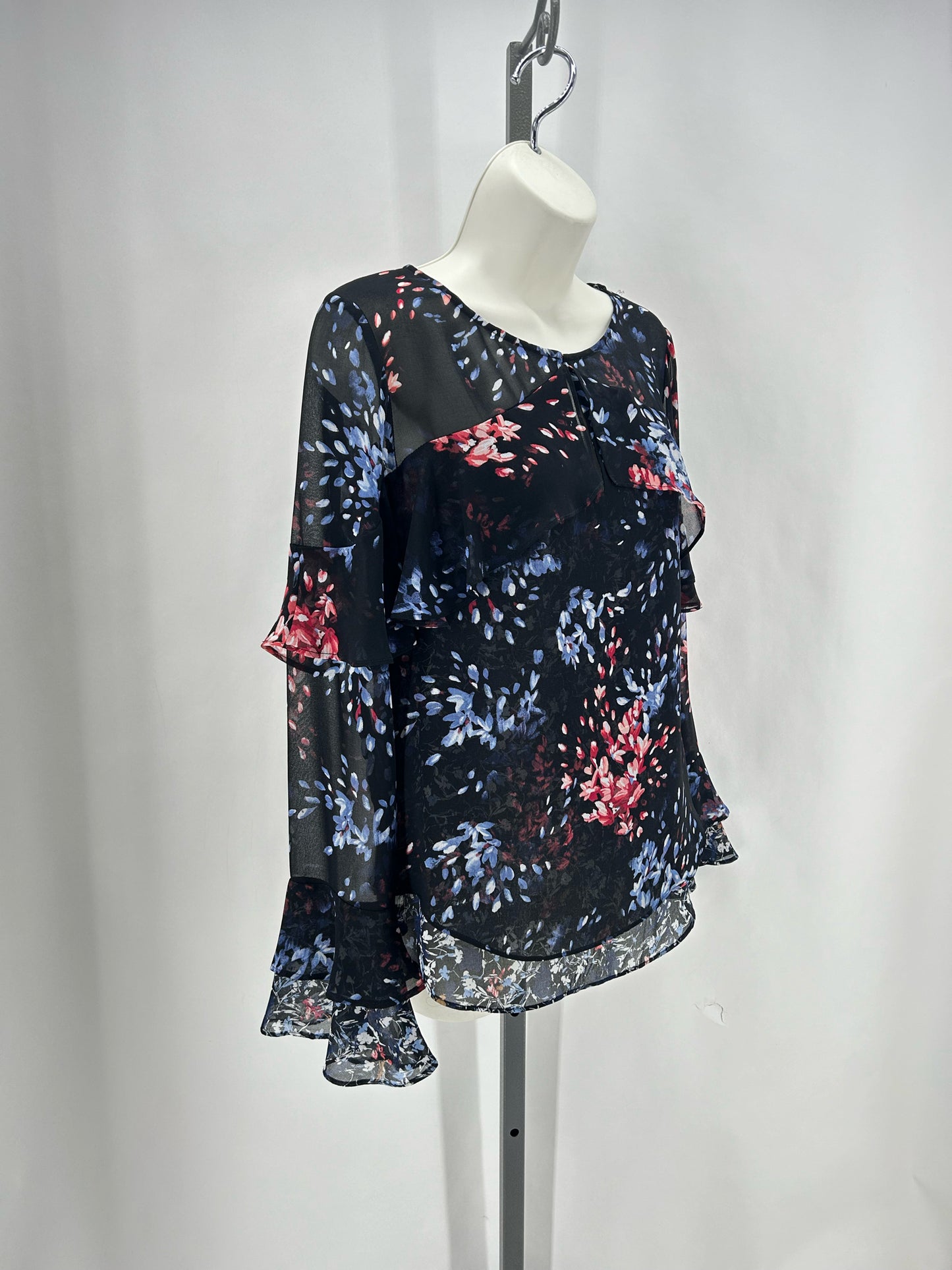 Size 4 WHITE HOUSE BLACK Floral Shirt