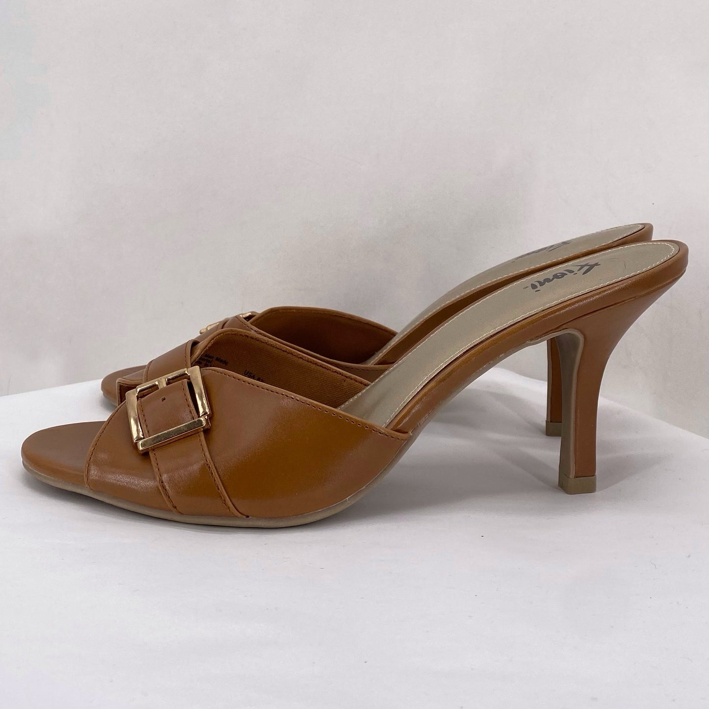 BROWN W Shoe Size 8.5 FIONI Heels