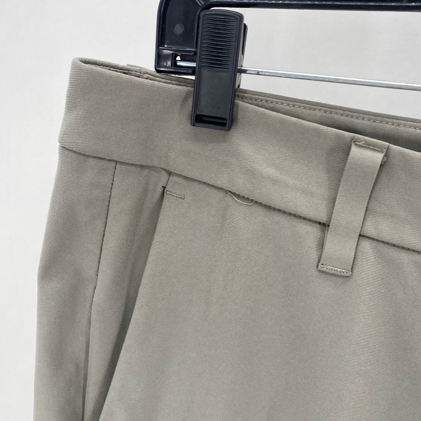 Taupe Size 33 LULULEMON Men's Apparel