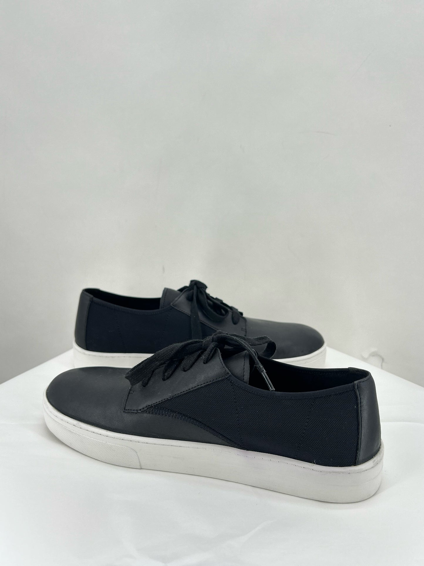 Black W Shoe Size 8.5 EILEEN FISHER Sneakers