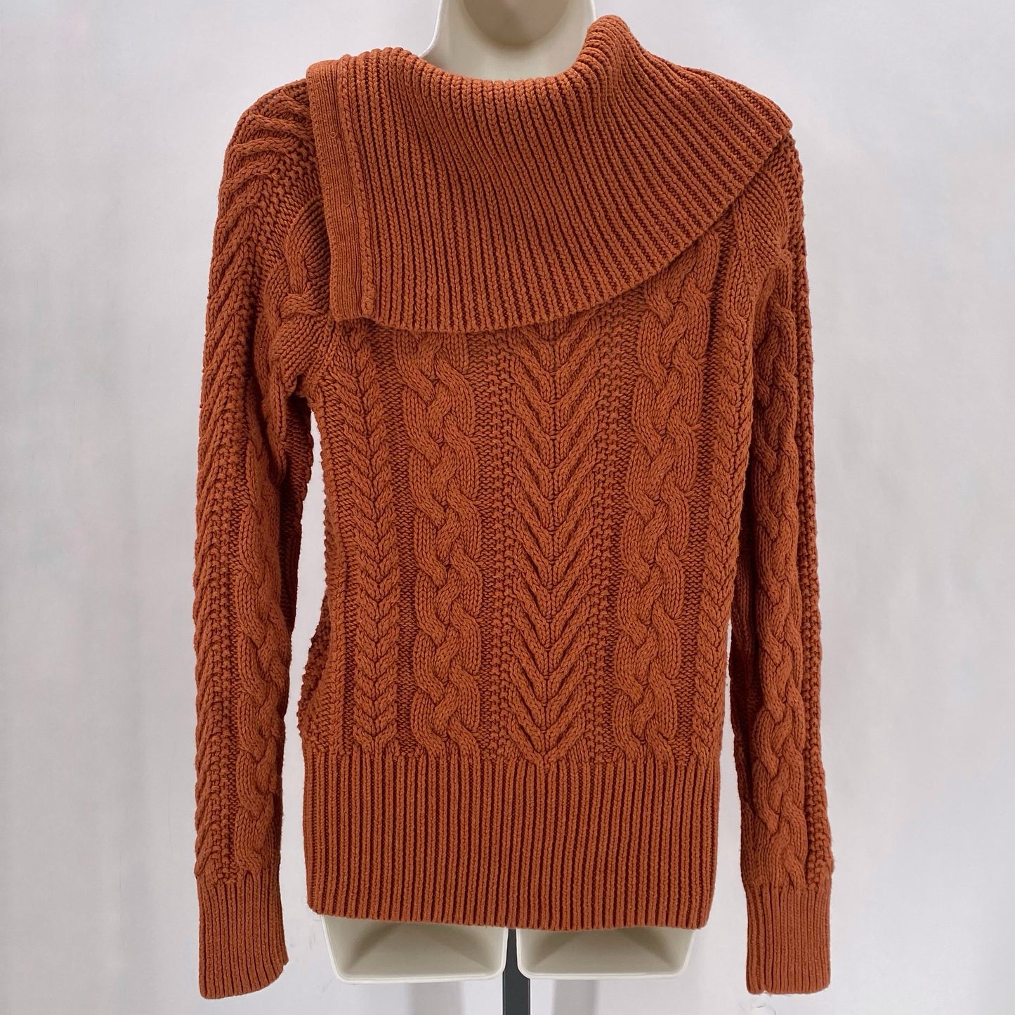 Size M MODA CABLE KNIT Sweater