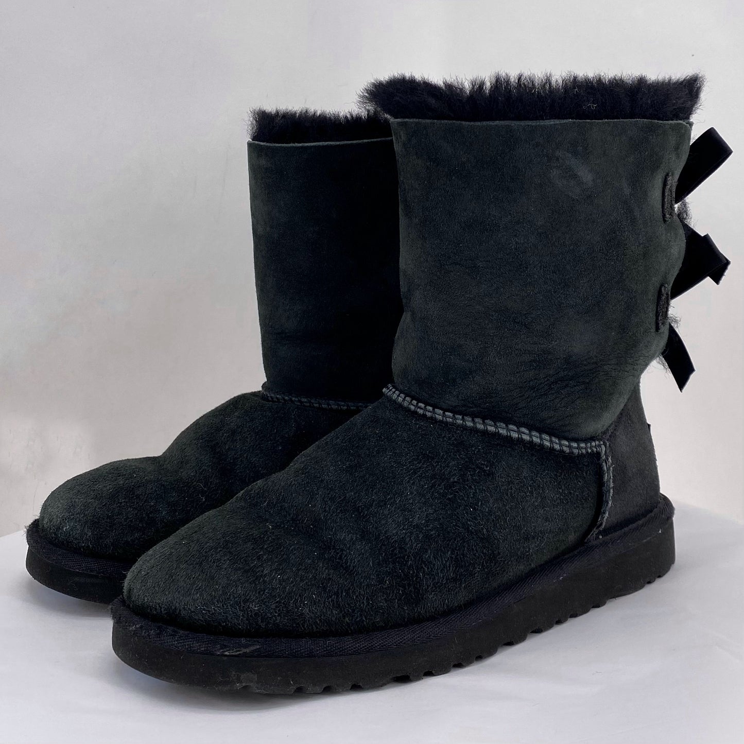 Black W Shoe Size 6 UGG Boots