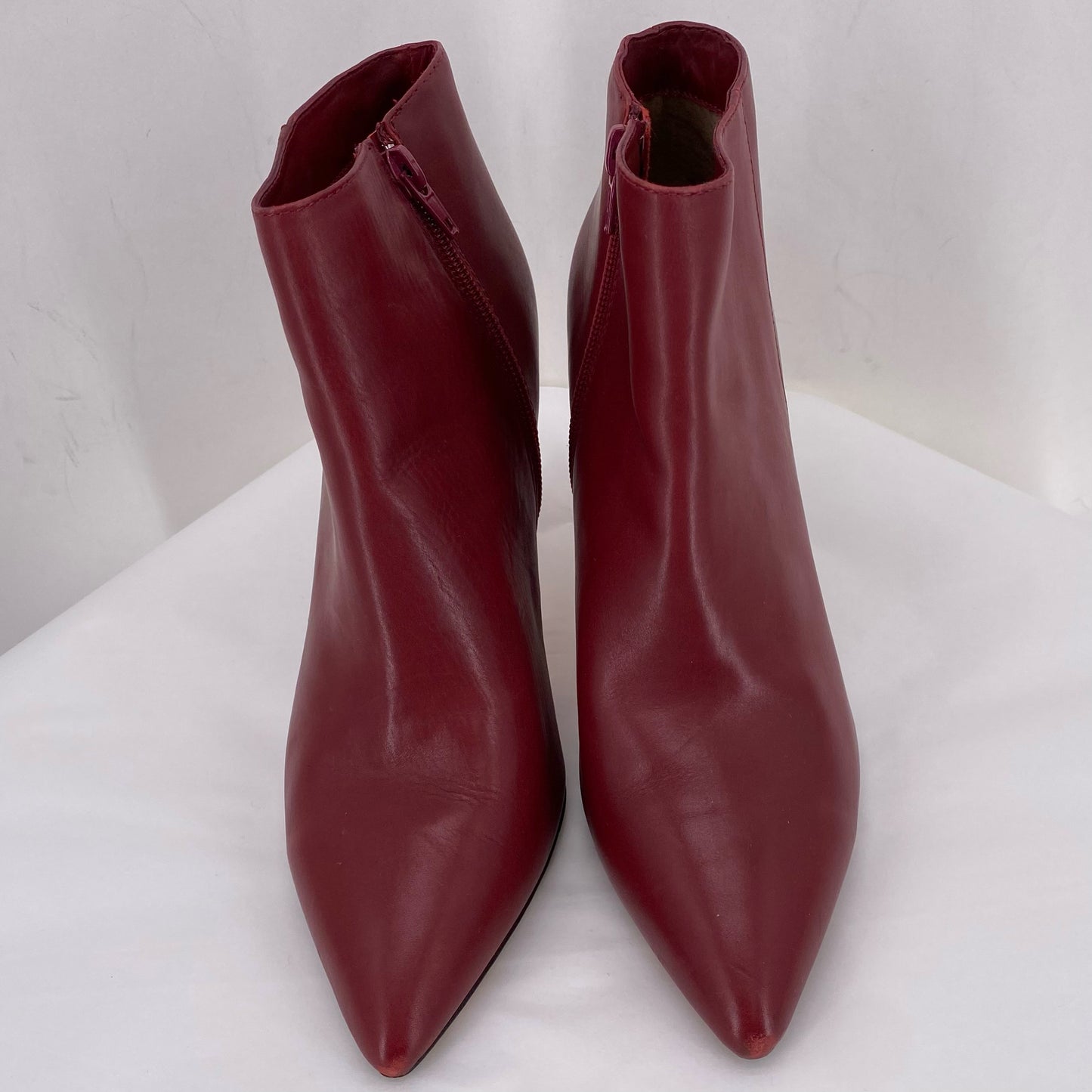 Red W Shoe Size 8 shooties/booties
