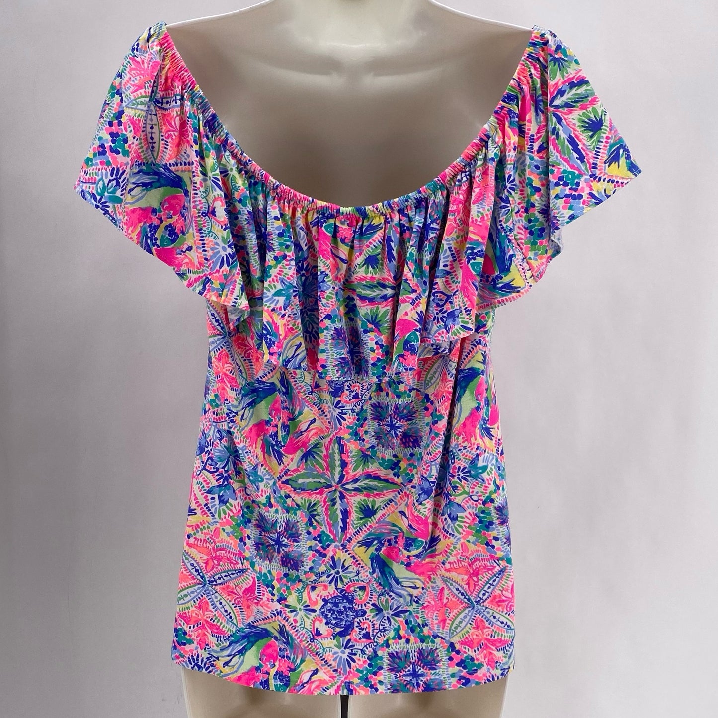 Size M LILLY PULITZER TROPICAL Shirt