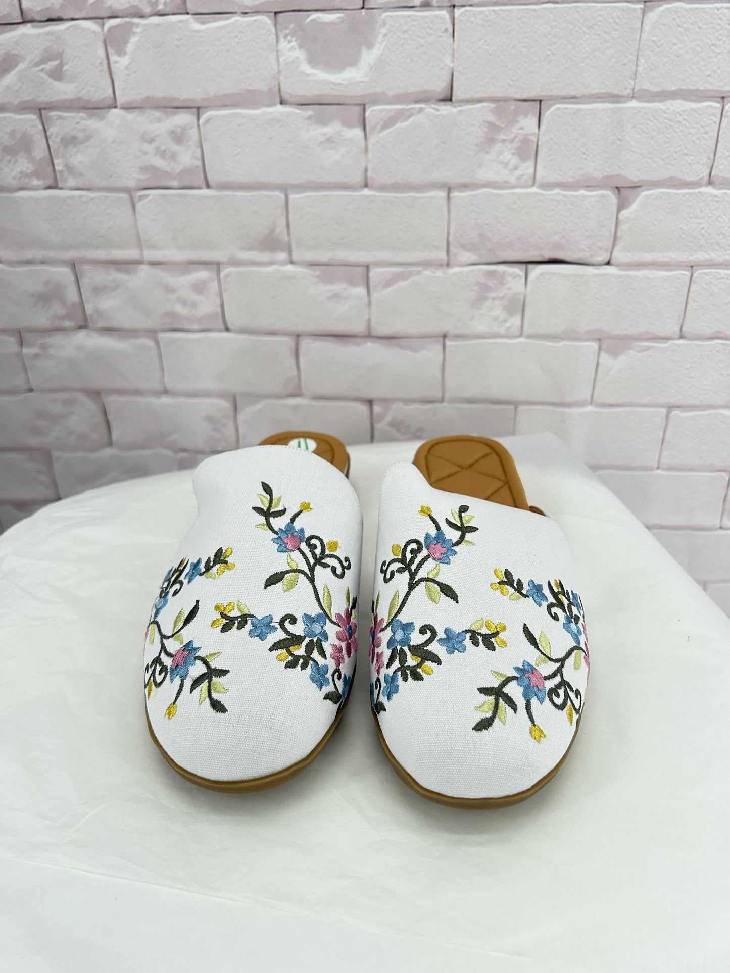 White W Shoe Size 11 COMFORTVIEW Mules