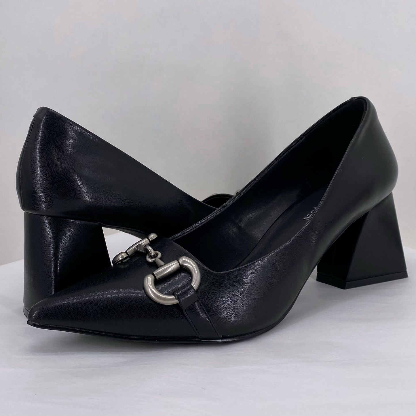 Black W Shoe Size 8 JEFFREY CAMPBELL Pumps
