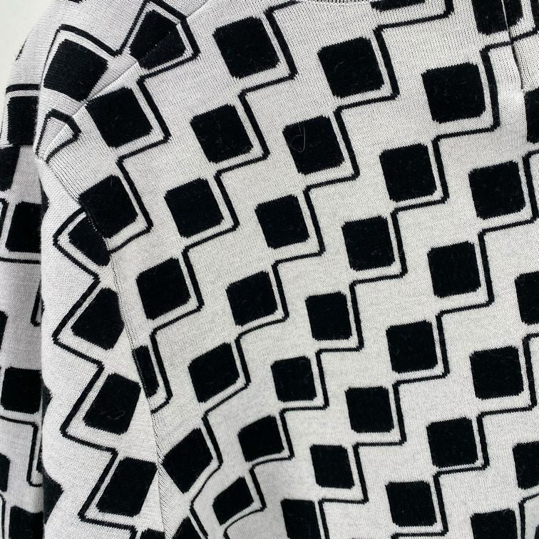 Size XL ST. JOHN SQUARES Sweater