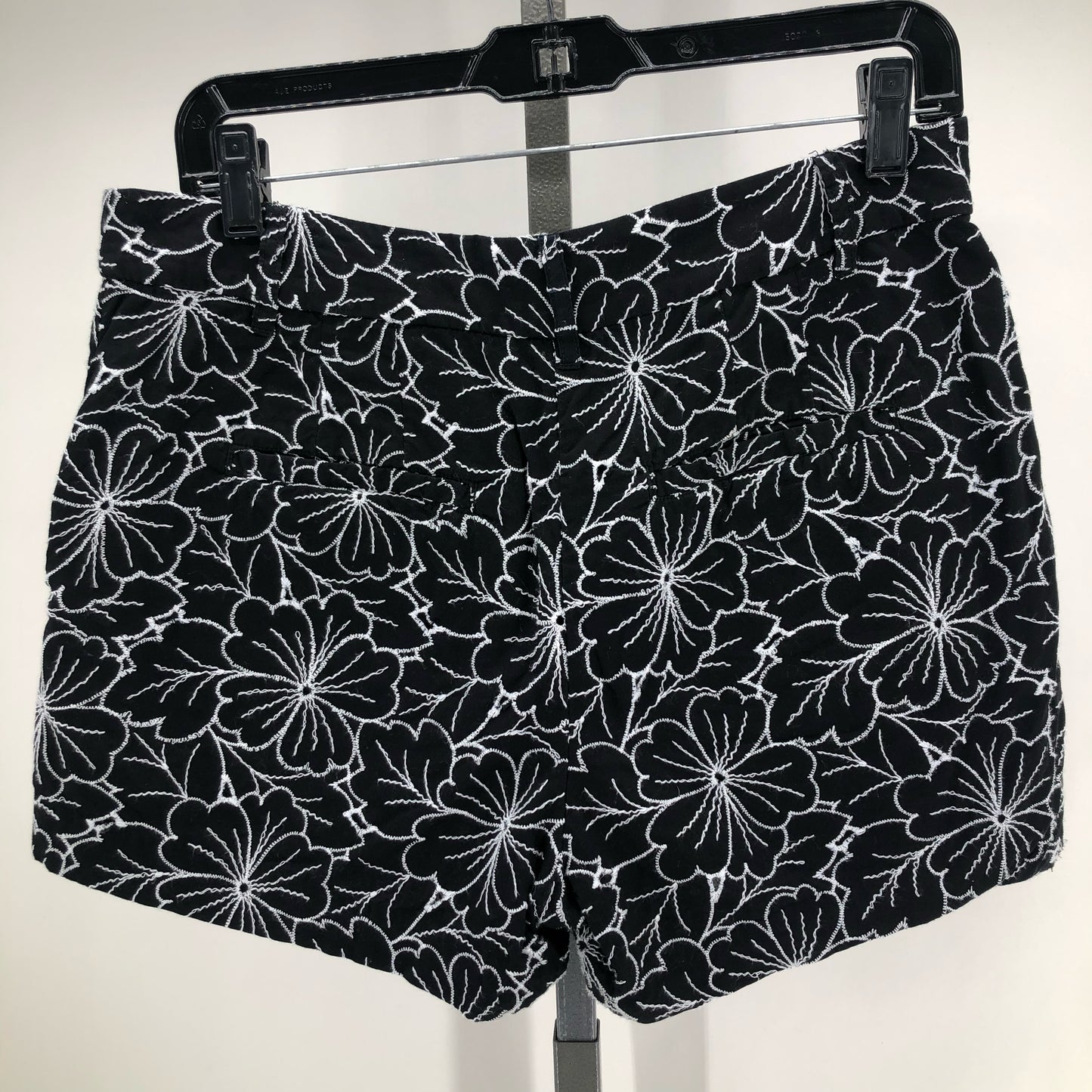 Size 6 LOFT FLOWERS Shorts