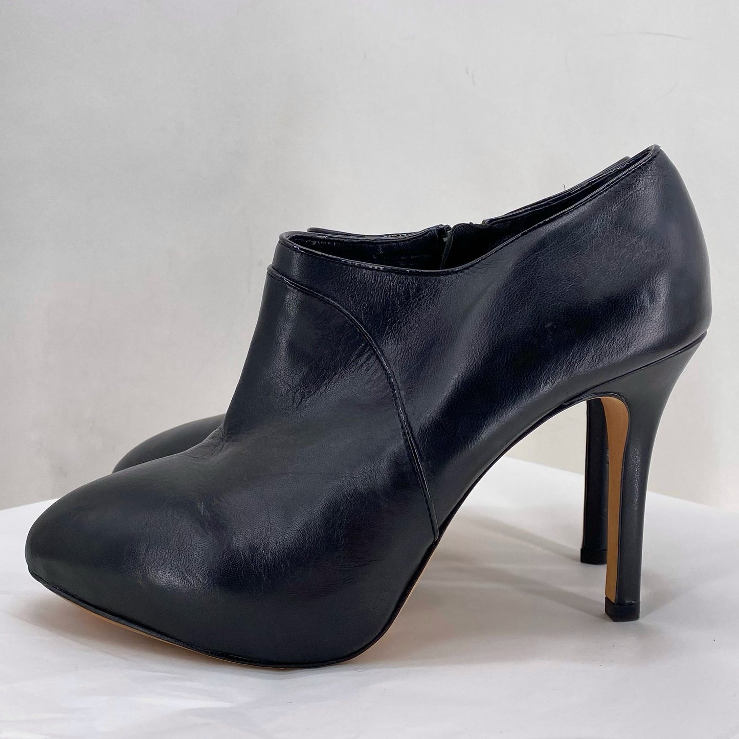 Black W Shoe Size 8.5 ANTONIO MELANI shooties/booties
