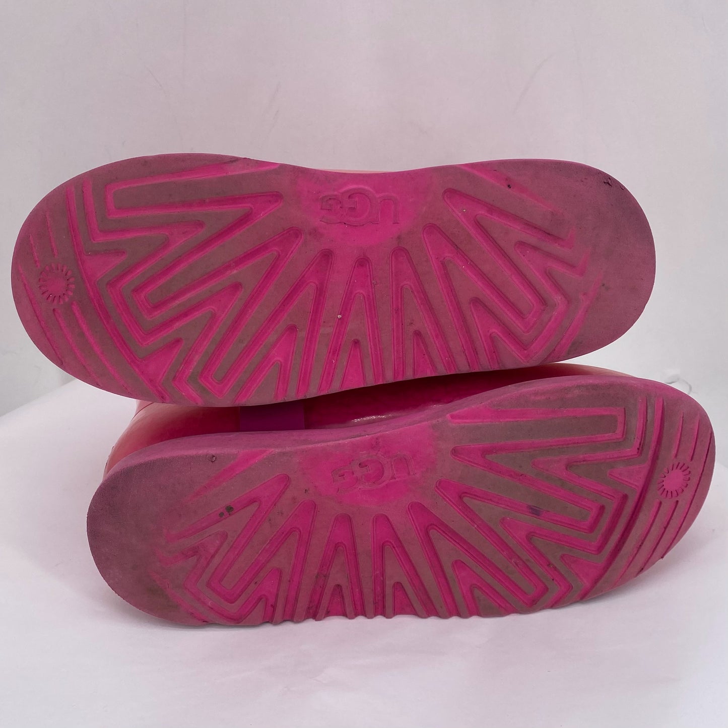 Pink W Shoe Size 9 UGG Boots