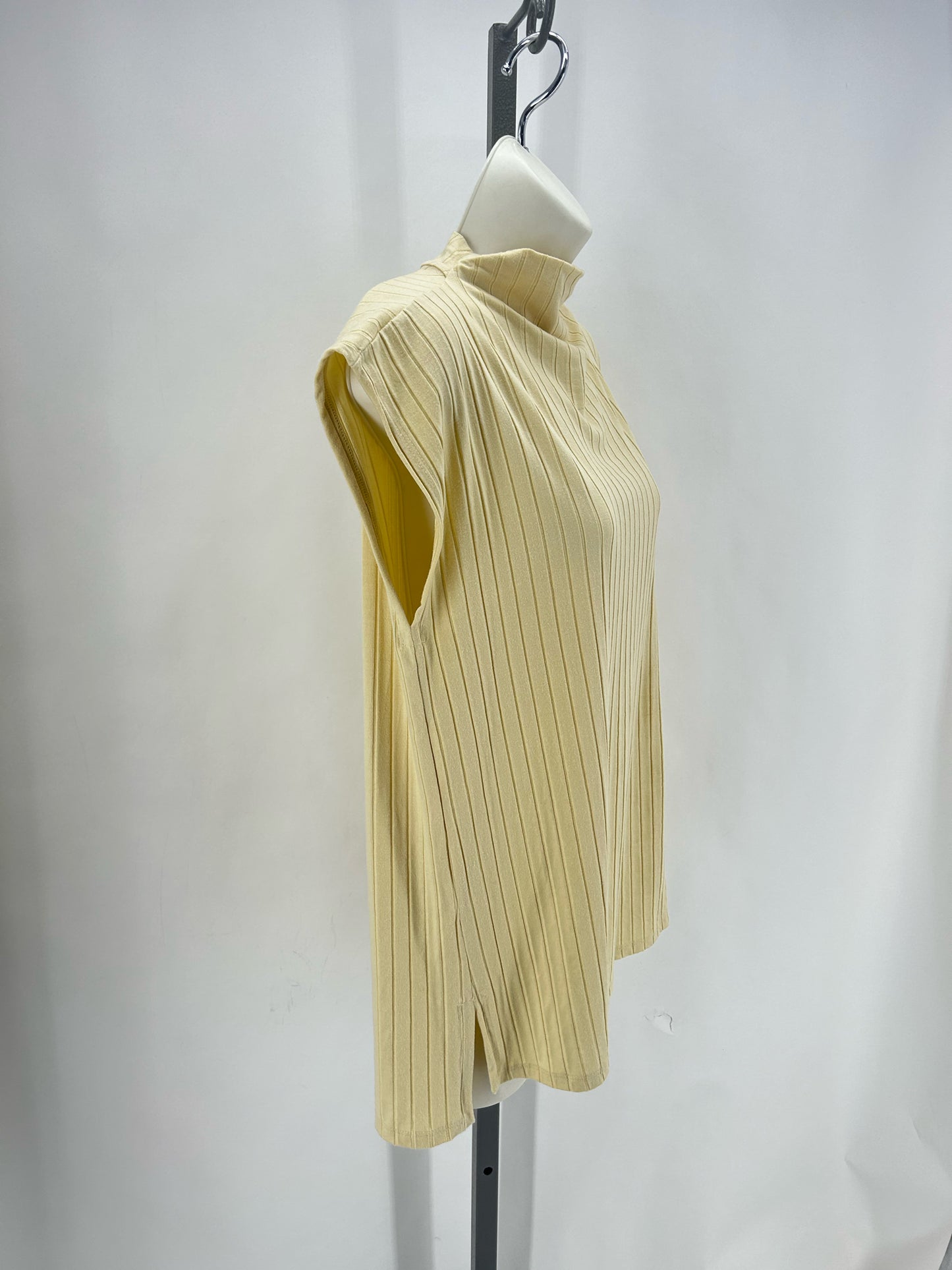Size M EILEEN FISHER Shirt