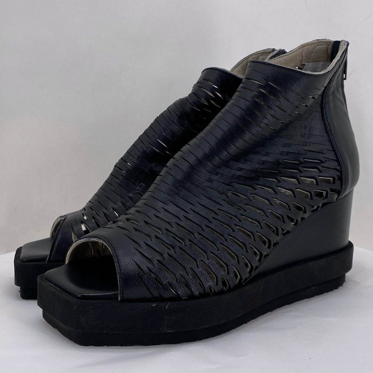 Black W Shoe Size 38 Sandals