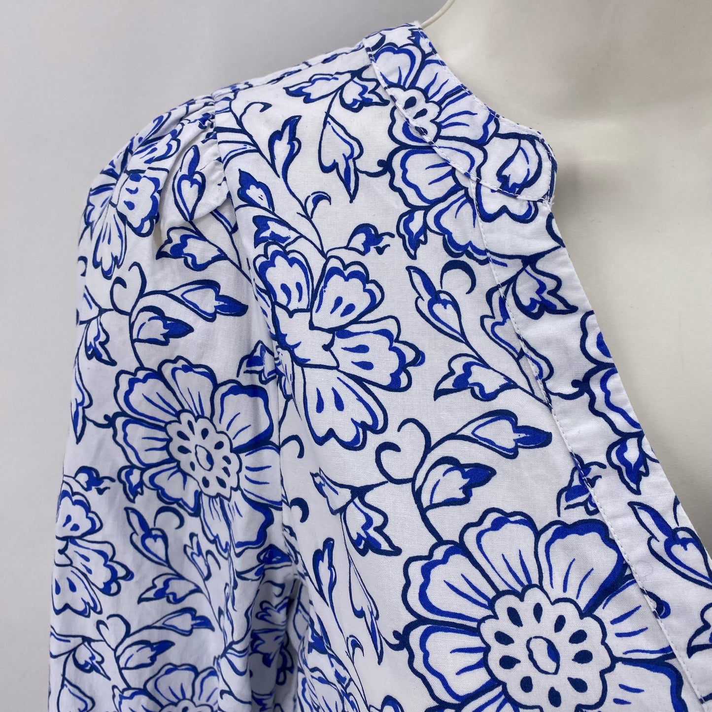 Size XS TUCKERNUCK FLOWERS Dress