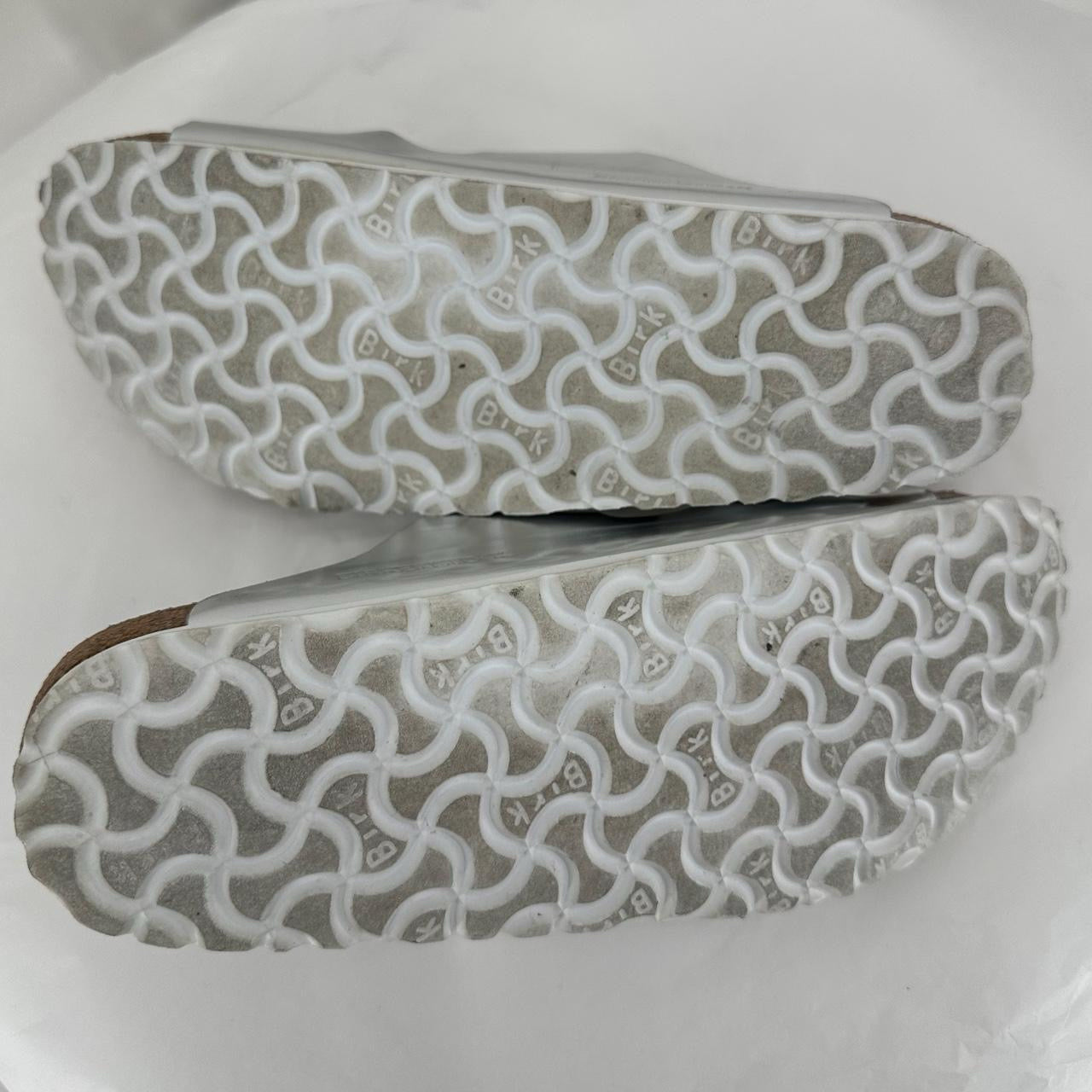 Silver W Shoe Size 8 BIRKENSTOCK Sandals