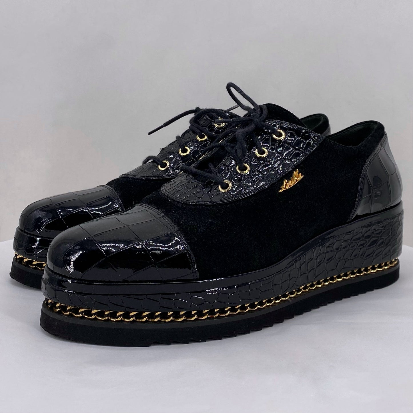 Black W Shoe Size 37.5 Sneakers