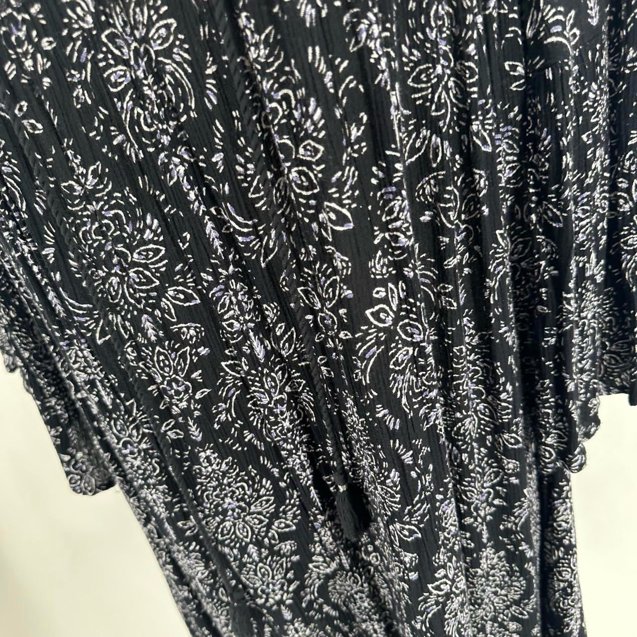 Size L MUDD Dress