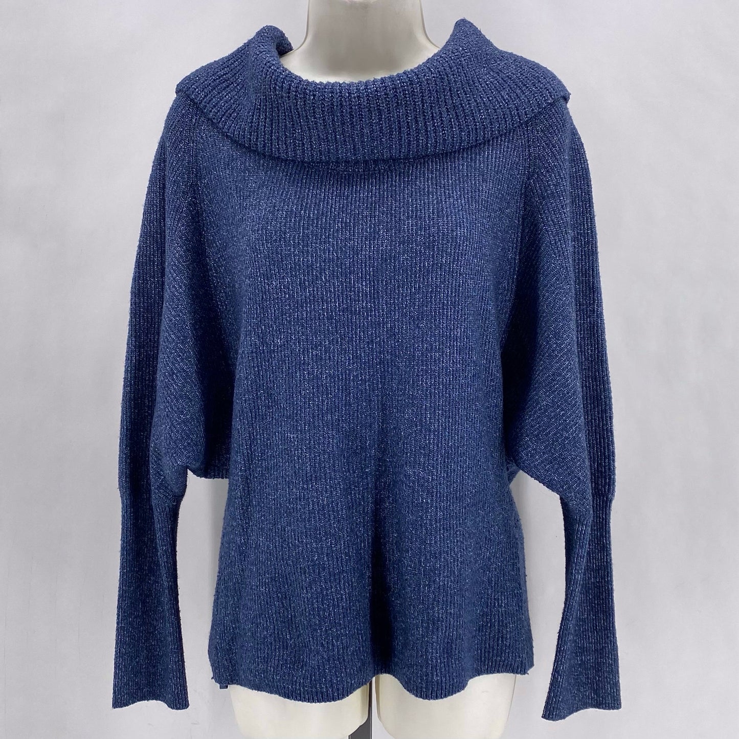 Size M WHITE HOUSE BLACK Sweater