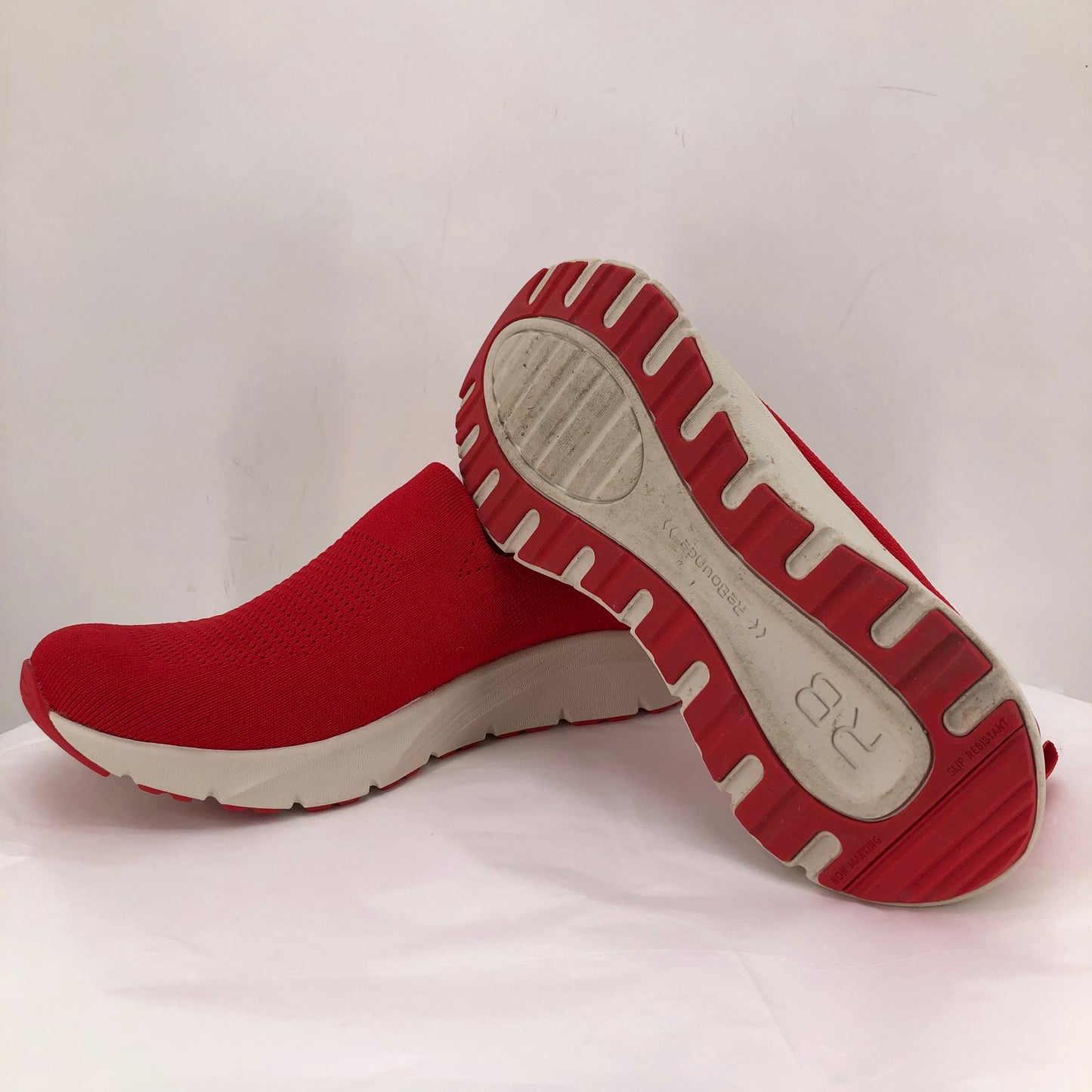Red W Shoe Size 10 ALEGRIA Sneakers