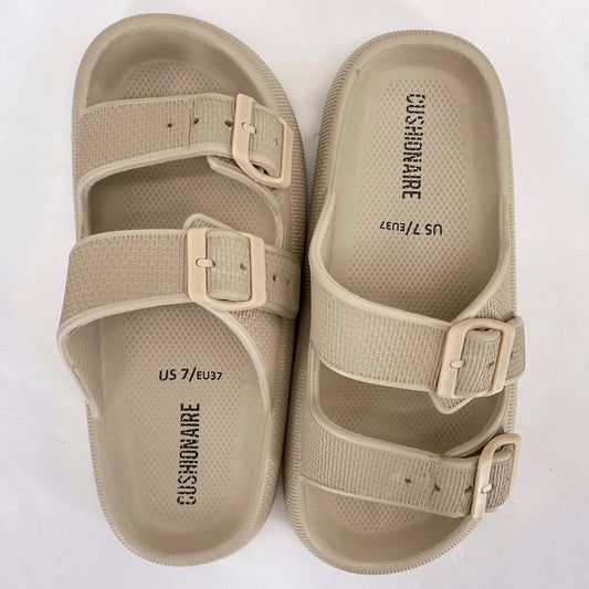 Beige W Shoe Size 7 CUSHIONAIRE Sandals