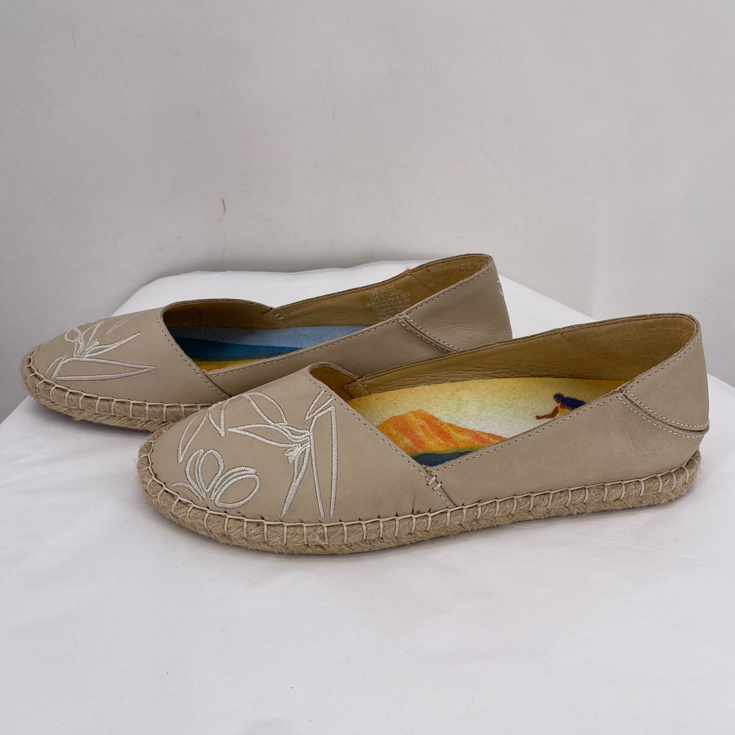 Tan W Shoe Size 8 OLUKAI Flats