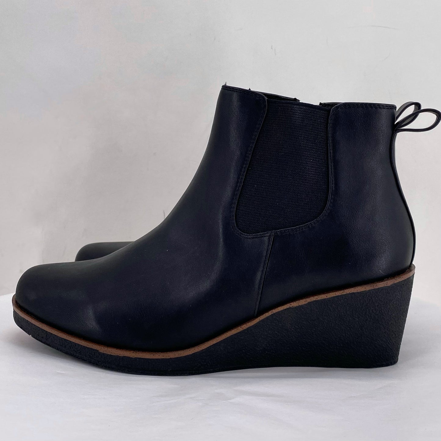 Black W Shoe Size 9 AEROSOLES shooties/booties