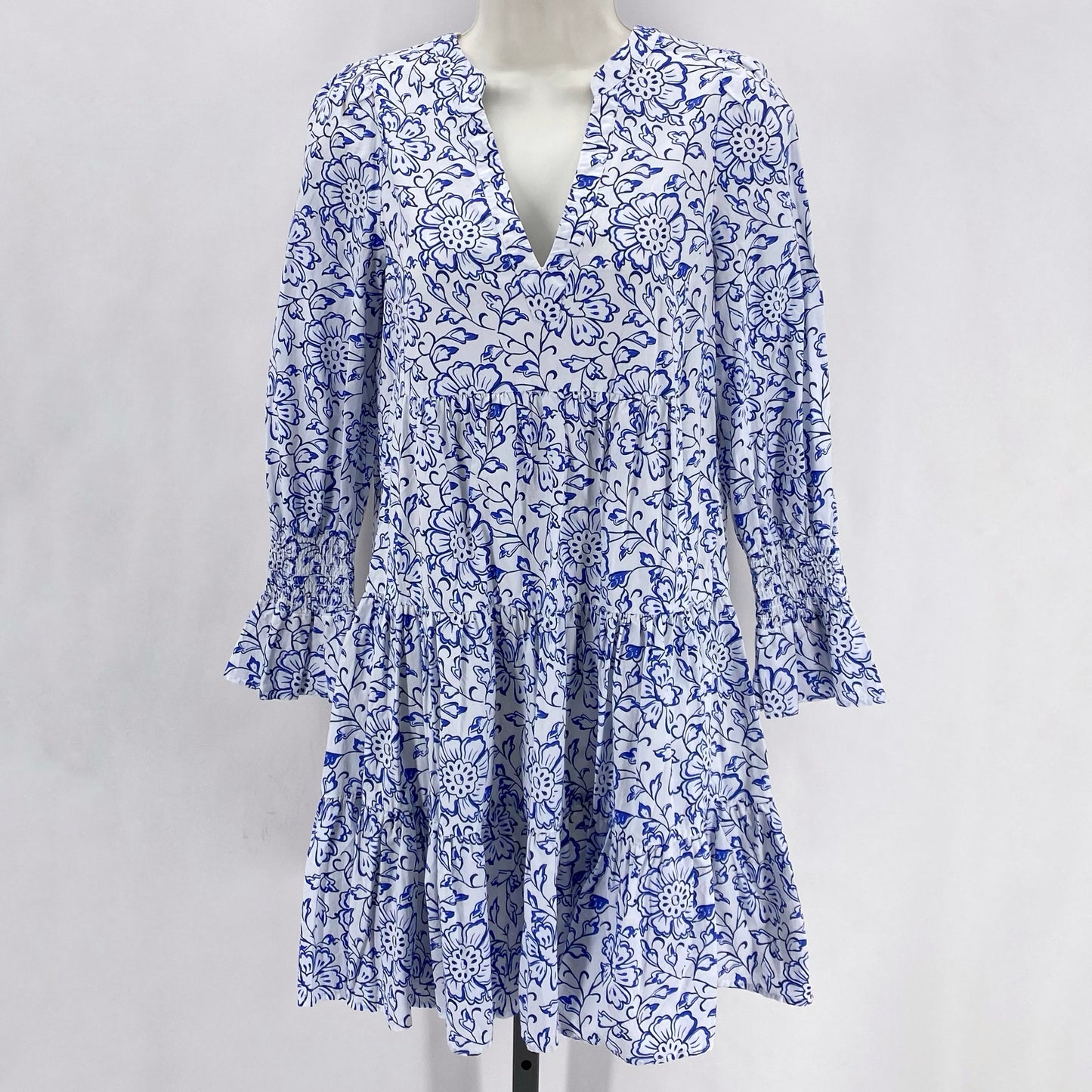 Size XS TUCKERNUCK FLOWERS Dress