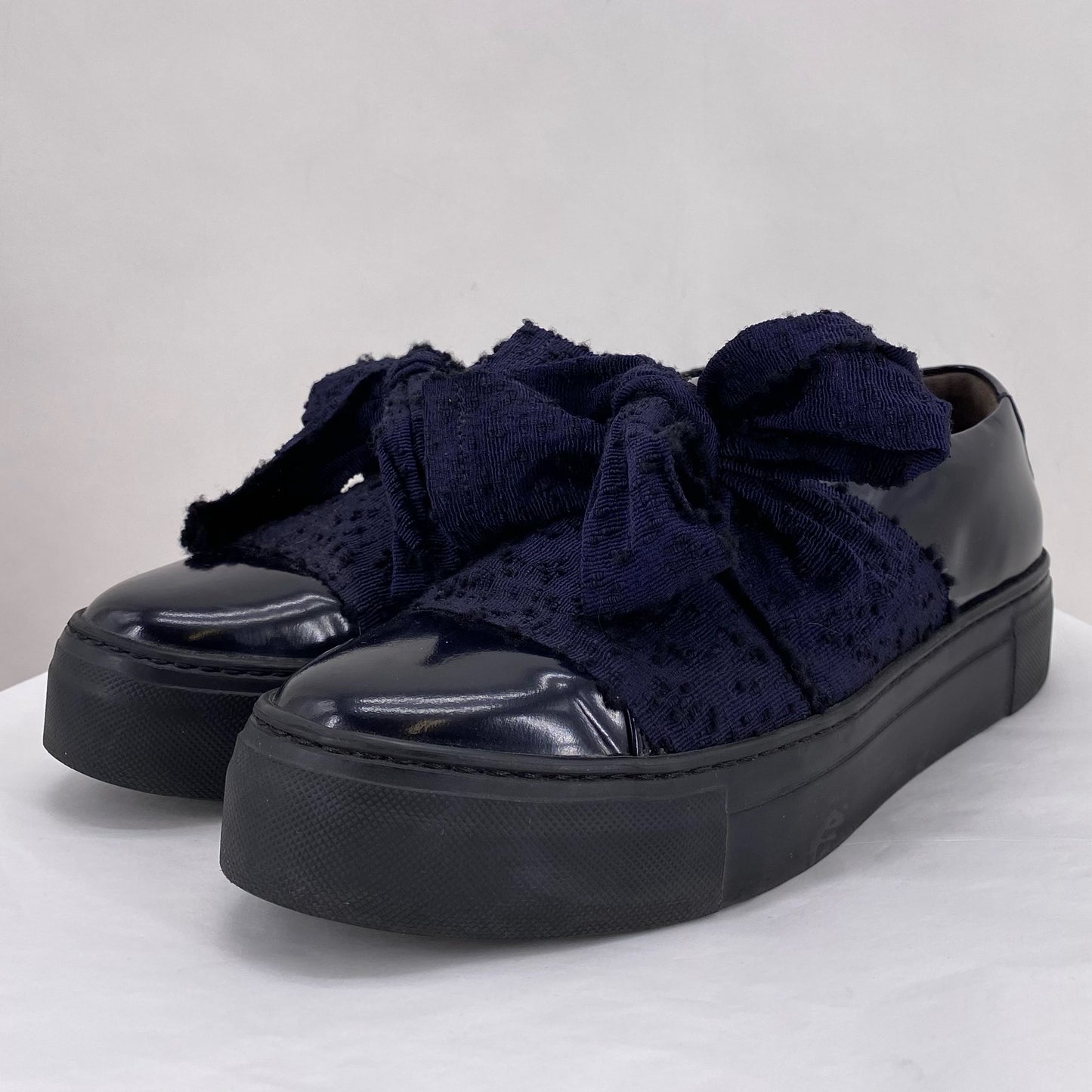 Black W Shoe Size 8 AGL Flats