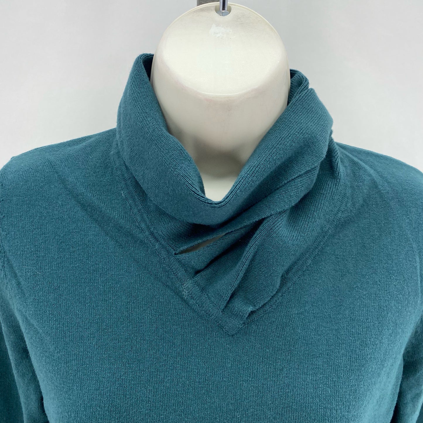 Size S CARLISLE Sweater