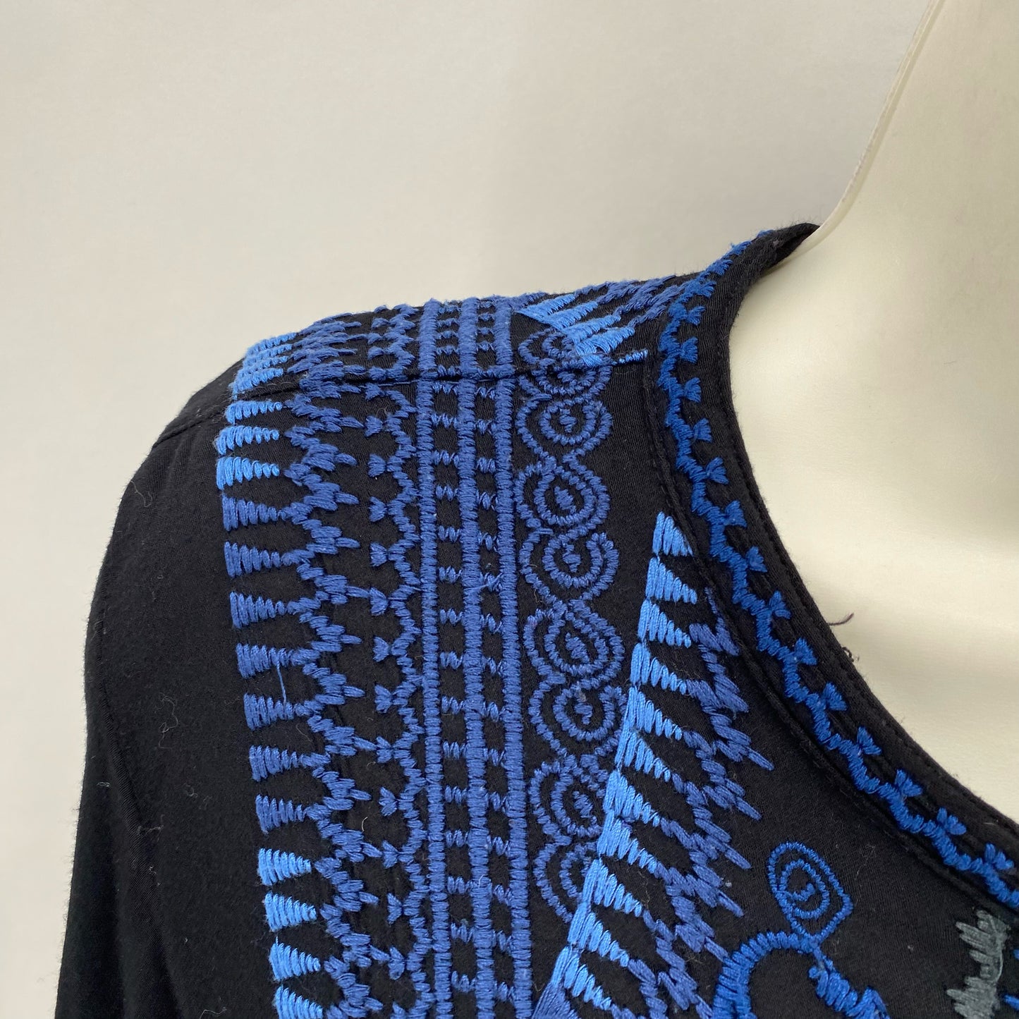Size M JOHNNY WAS Dress