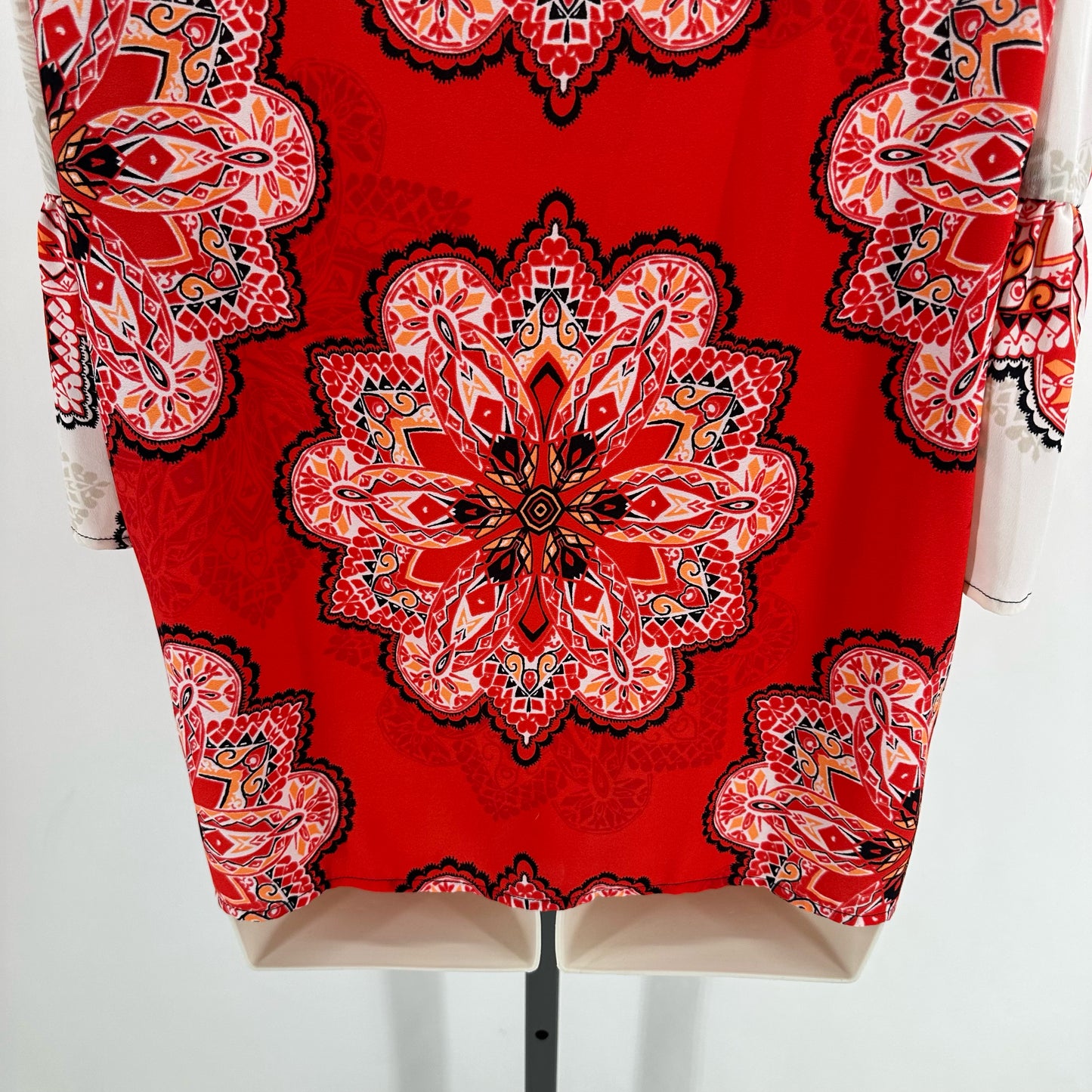 Size 2 CHICO'S FLOWERS Shirt