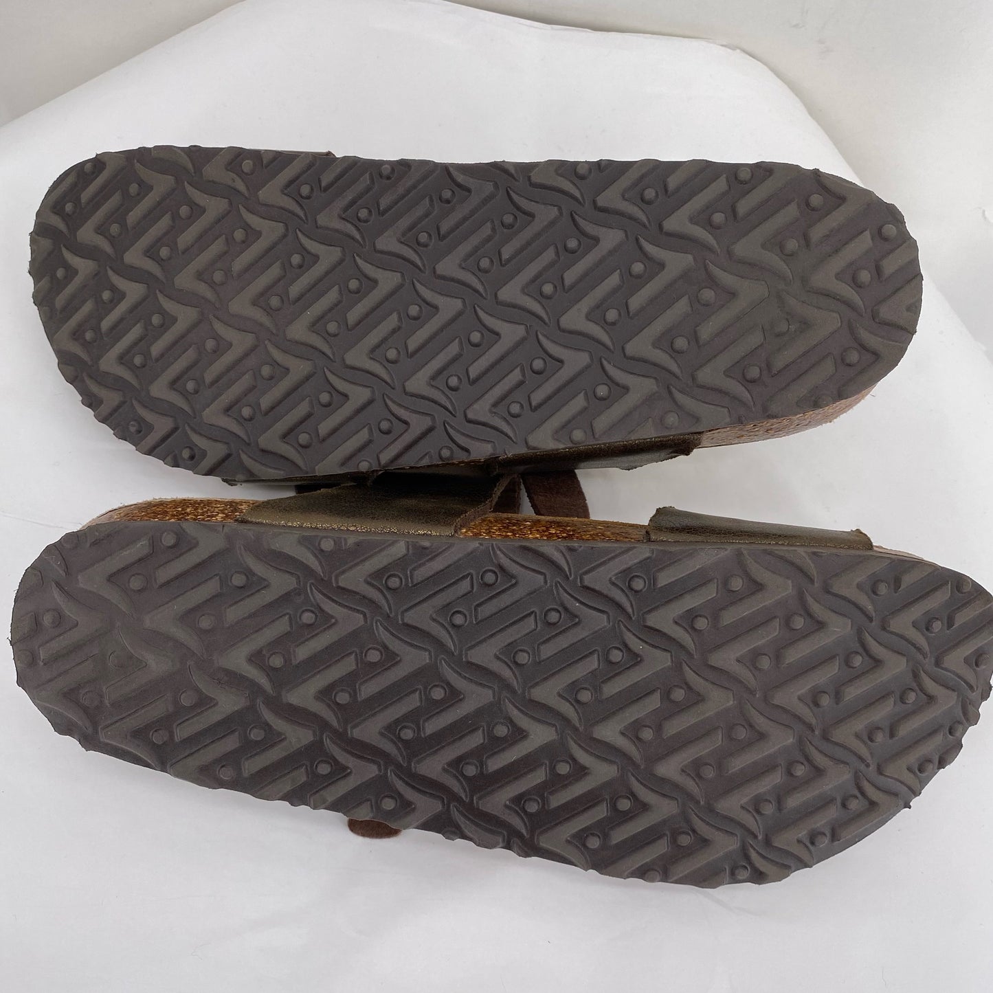 Green W Shoe Size 6.5 Sandals