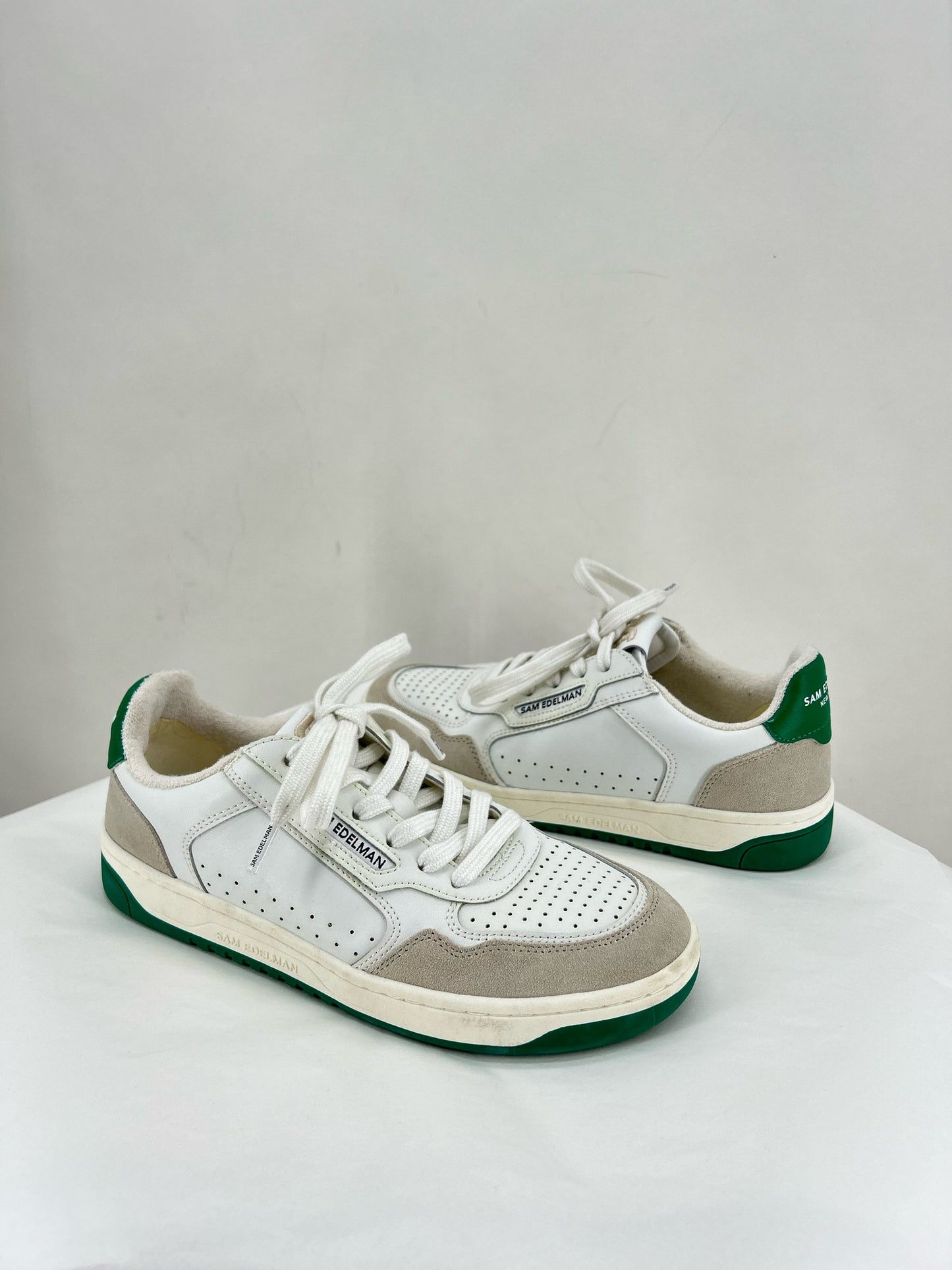White W Shoe Size 8 SAM EDDELMAN Sneakers