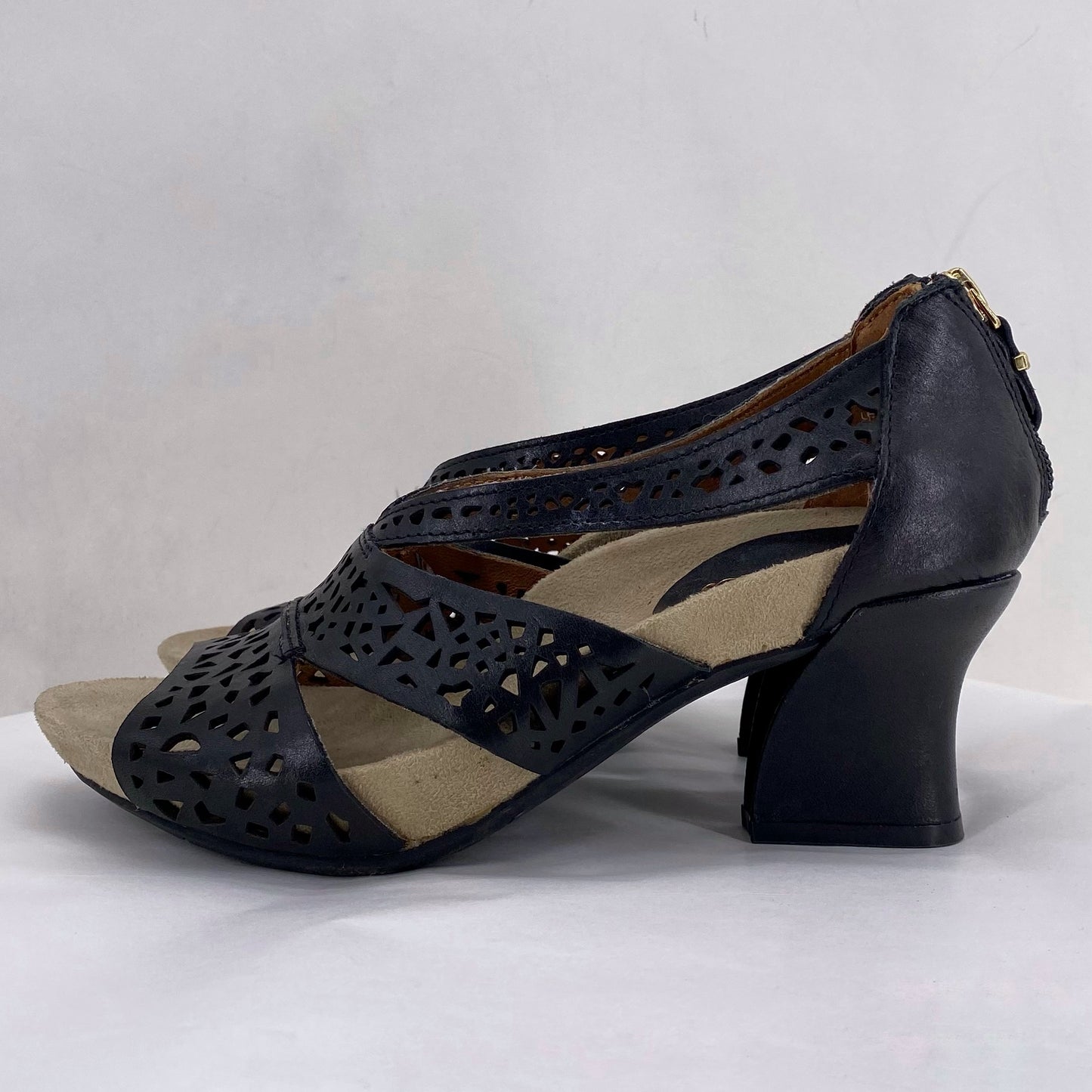 Black W Shoe Size 7 EARTHIES Pumps